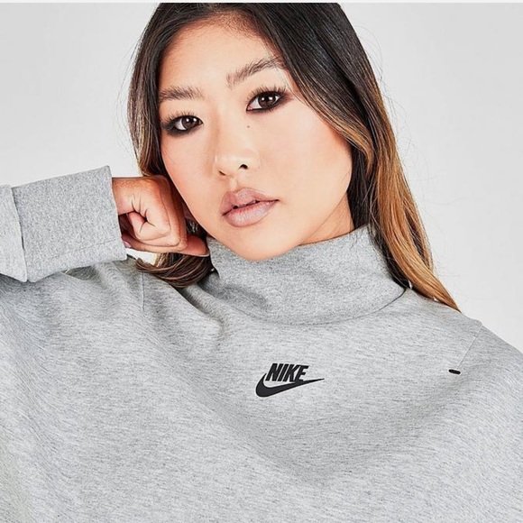 Nike Sportswear Tech Fleece Women's Oversized Turtleneck Sweatshirt - Light Gray - Picture 2 of 15